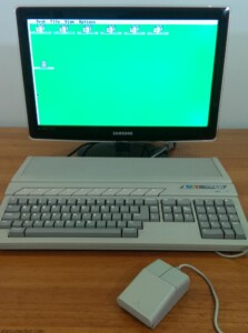 Atari Falcon 030 Desktop on startup