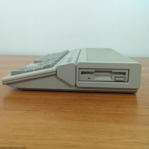 Atari Falcon 030 right side with Floppy